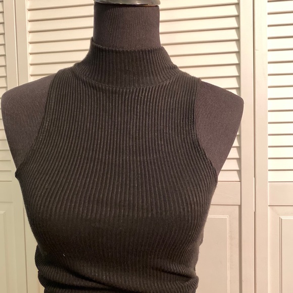 LITTLE BLACK DRESS - Picture 4 of 8